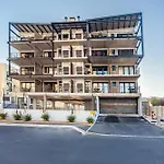 Chic Warehouse Style 1 Bedroom, Blouberg Beachfront, 14 Manhattan