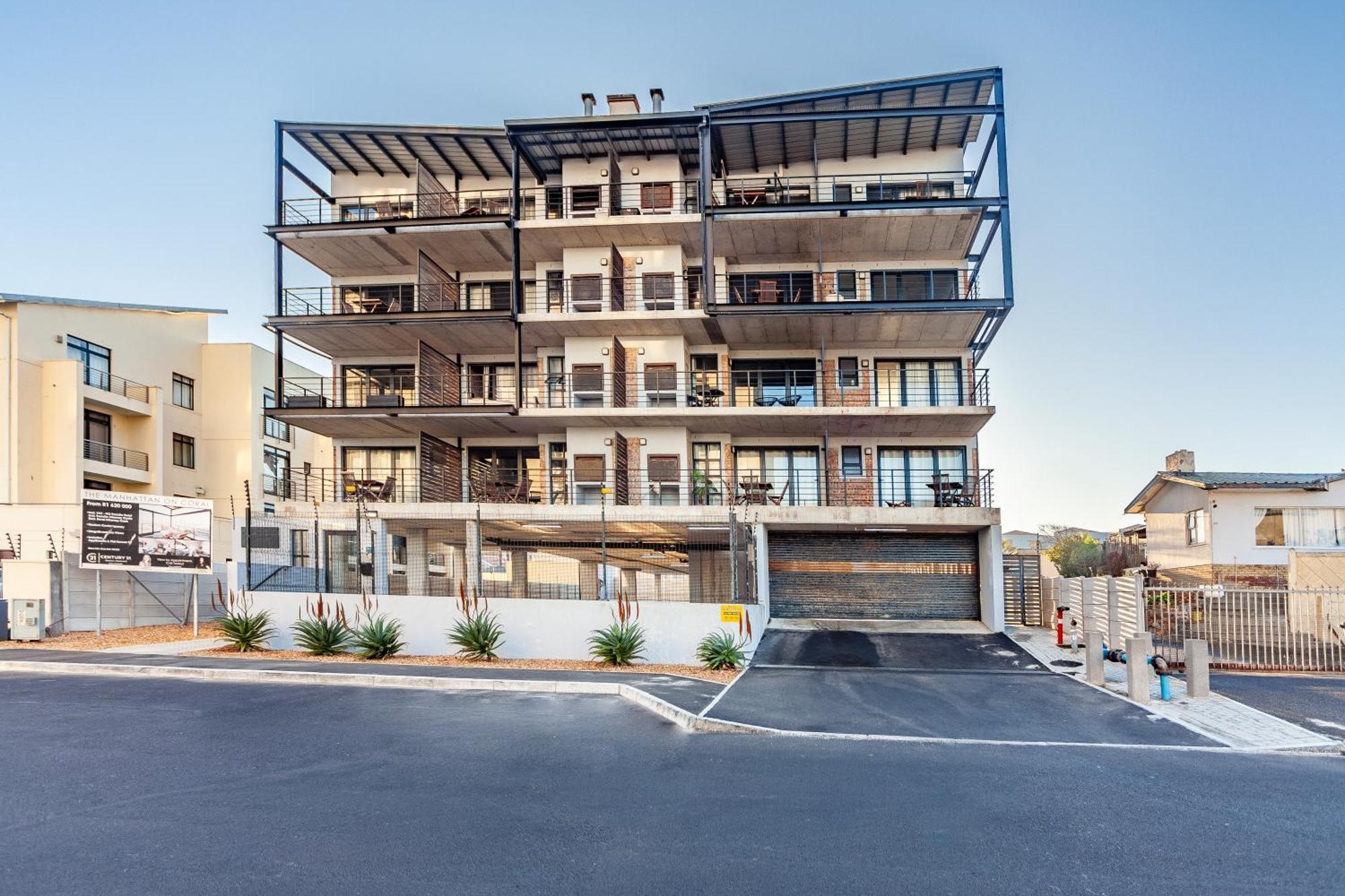 Apartment Chic Warehouse Style 1 Bedroom, Blouberg Beachfront, 14 Manhattan
