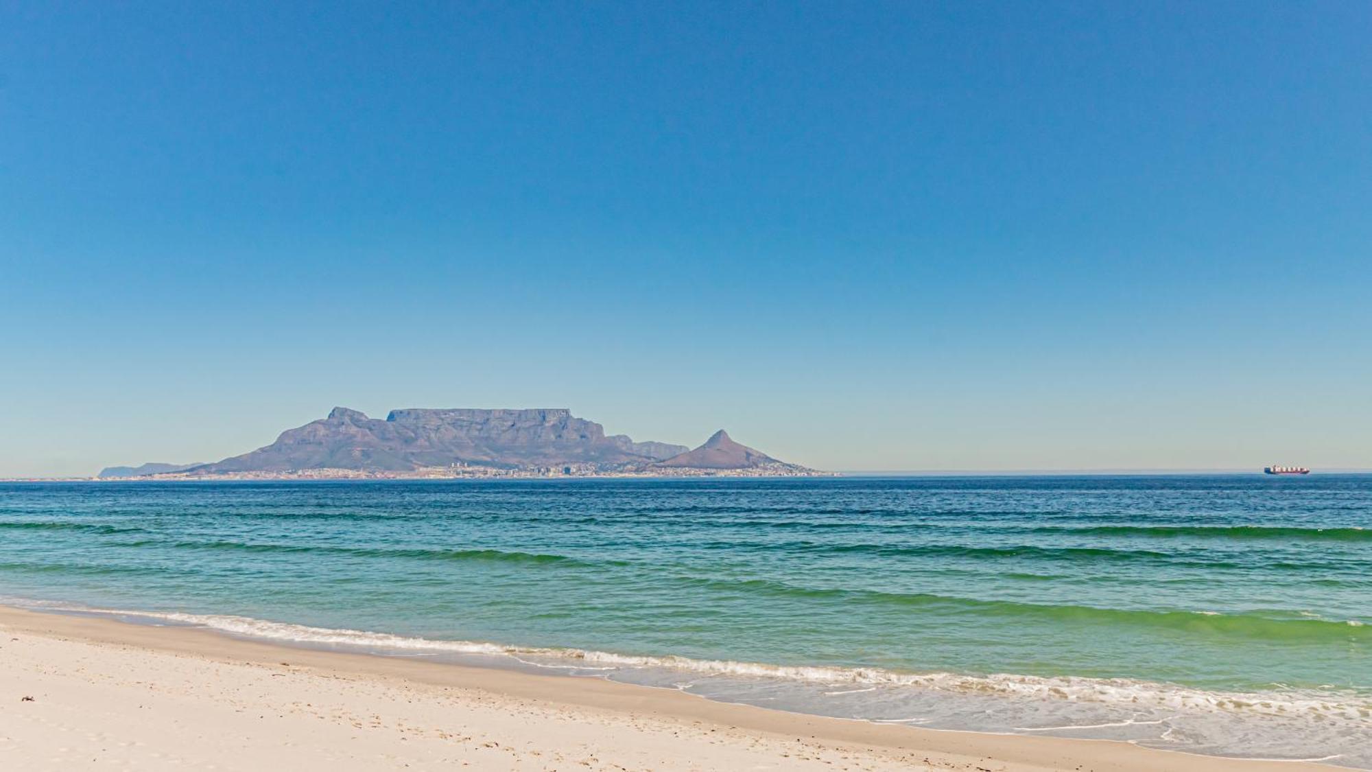 Chic Warehouse Style 1 Bedroom, Blouberg Beachfront, 14 Manhattan Cape Town