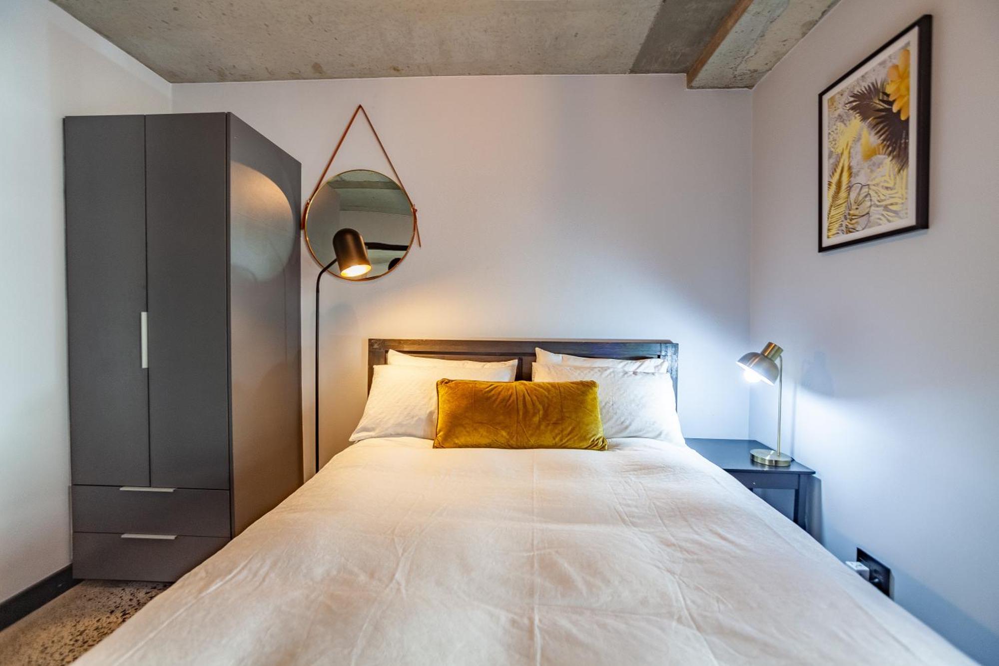 Chic Warehouse Style 1 Bedroom, Blouberg Beachfront, 14 Manhattan *