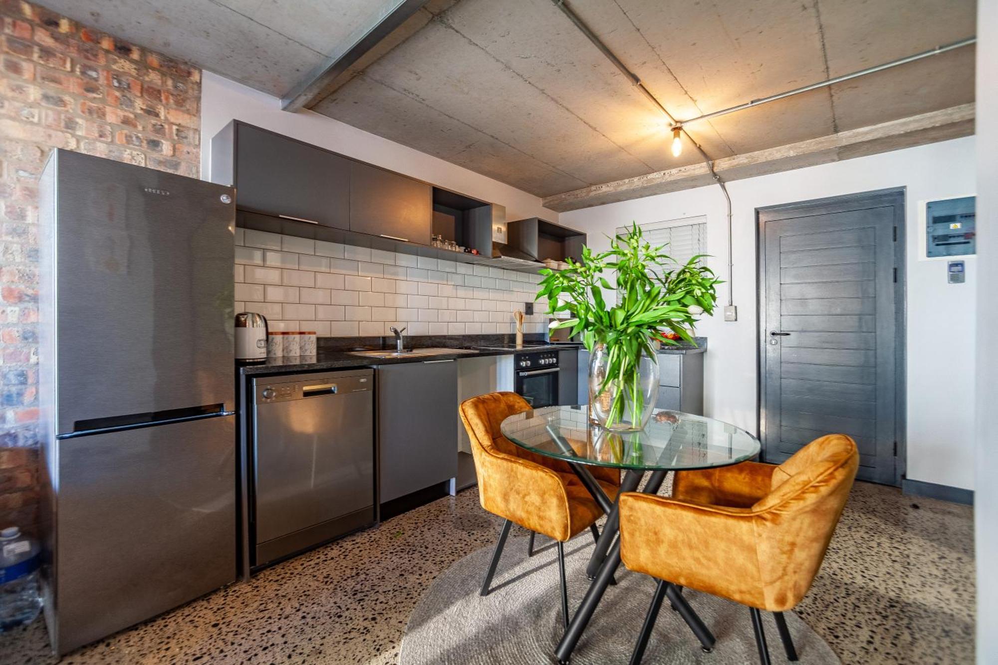 Chic Warehouse Style 1 Bedroom, Blouberg Beachfront, 14 Manhattan Apartment Cape Town